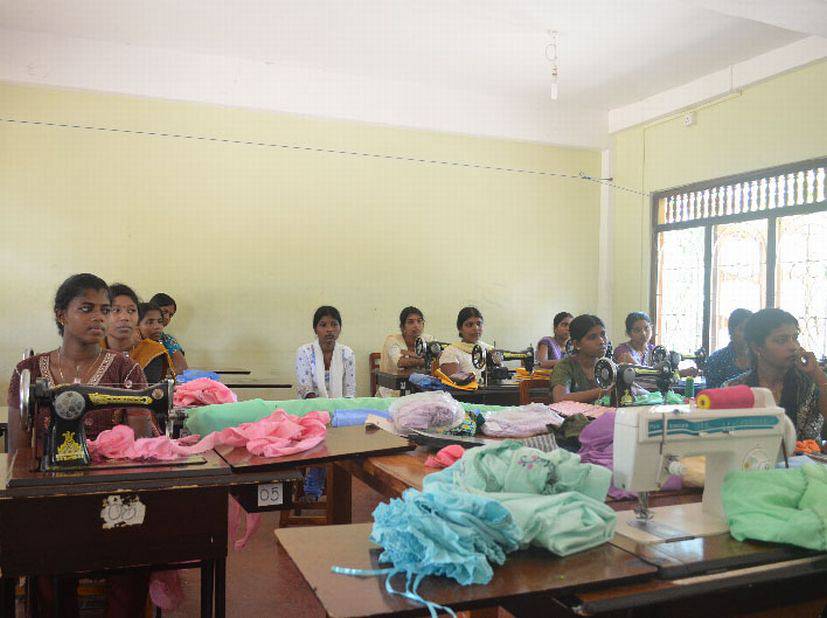Naaischool Weduwen Nilaveli (2009)